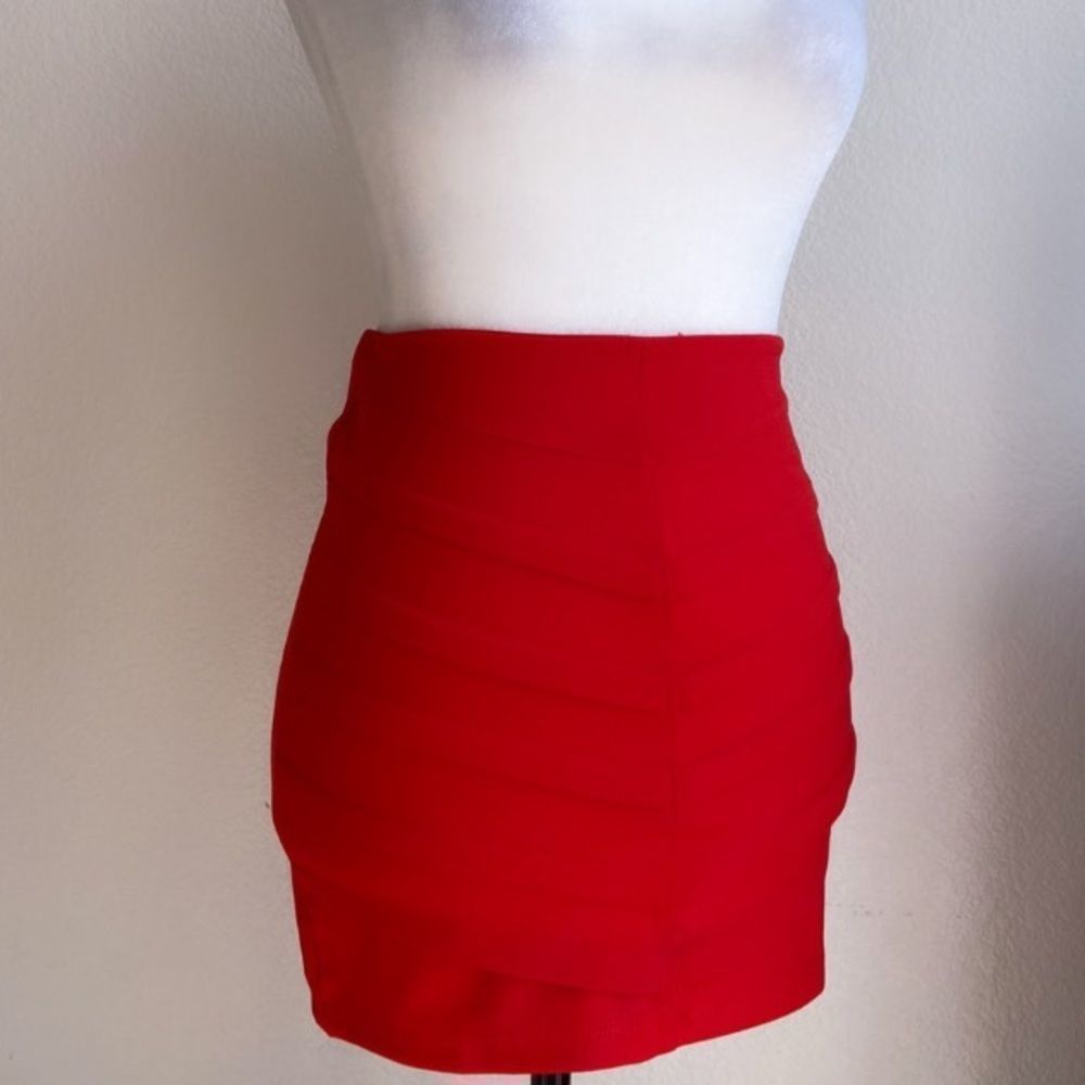NEW Red Fitted Ribbed Textured Micro Mini Skirt - Picture 6 of 8